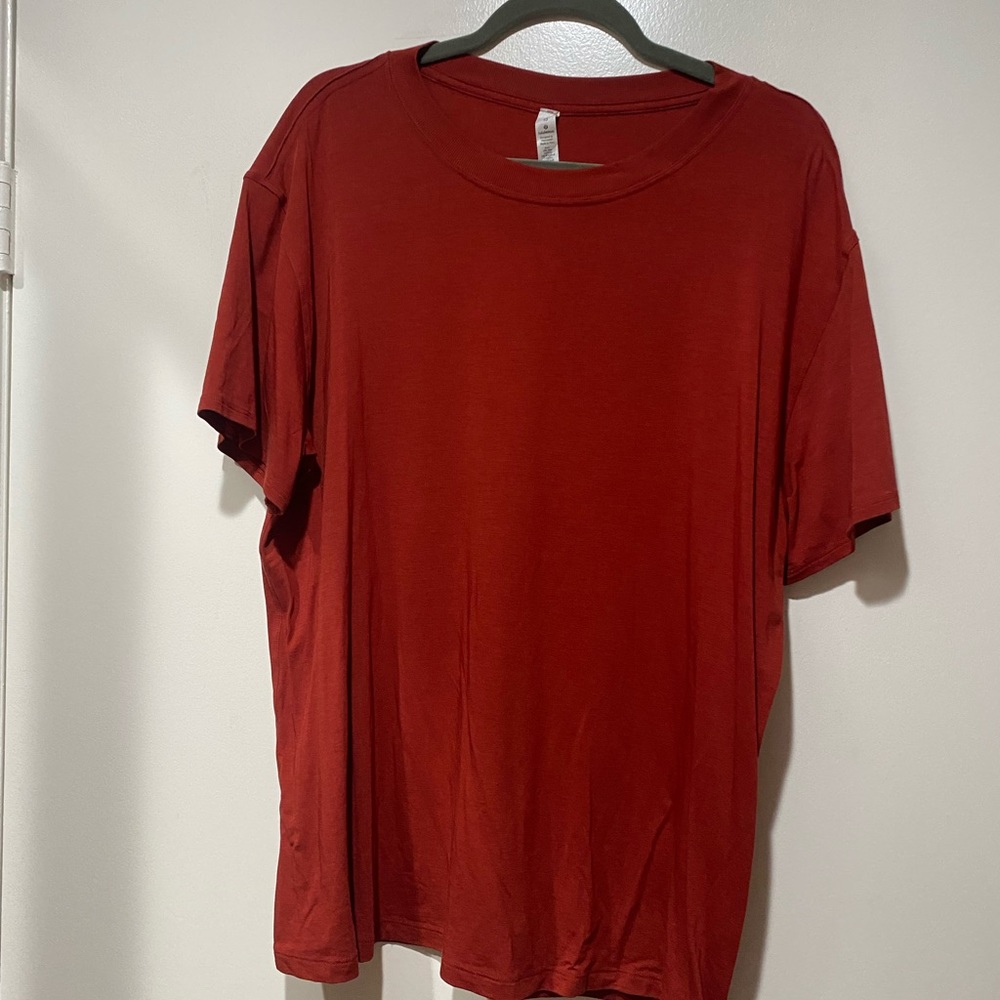lululemon athletica Red Short Sleeve Tee